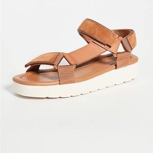 VINCE CARVER FOATFORM SEUDE SANDAL